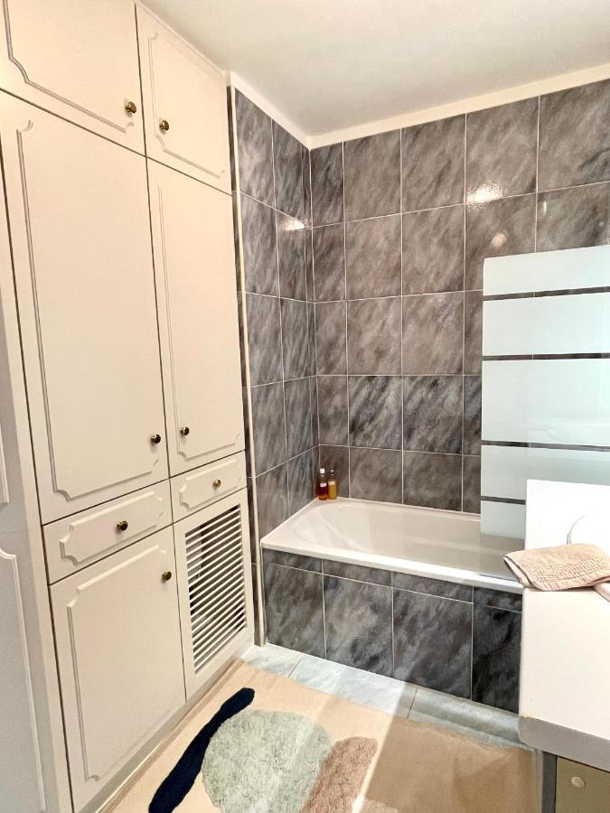 Appartement Vue Exceptionnelle Saint-Raphael  Exterior photo